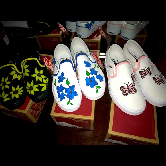 Custom vans with beautiful designs brand new with tag sizes 7 7.5
